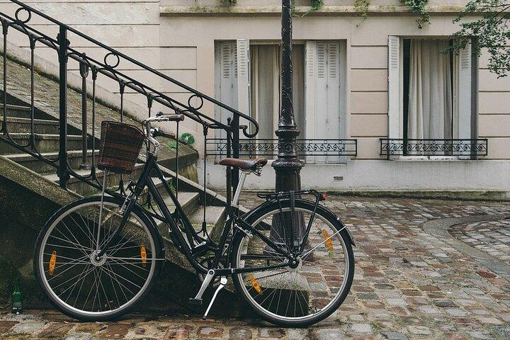 Paris Le Marais Historical Walking Tour with Wine and Cheese Tasting