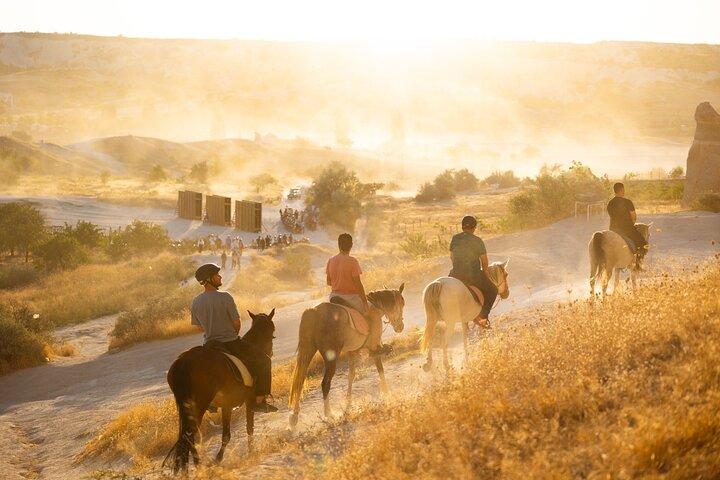 Cappadocia Horseback Ride through Valleys — Sunset/hoteltransfer