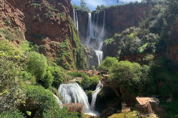 Marrakech : Ouzoud Waterfalls, Guided MountainTour & Boat Ride