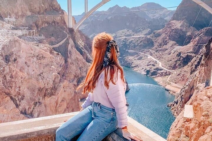 Hoover Dam Comedy Tour with Lunch and Comedy Club Tickets