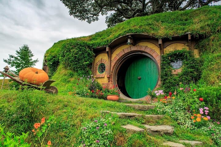 Private Hobbiton & Blue Springs Day Trip from Auckland