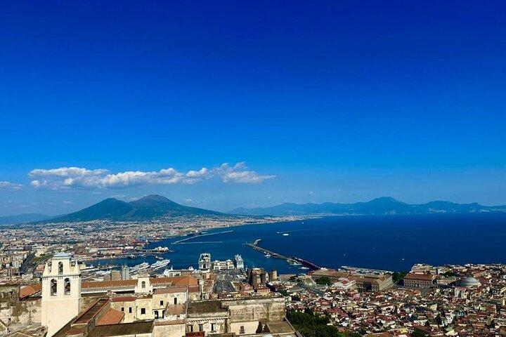 Napoli 3h Walking Shared Tour of Naples with local Tour Guide