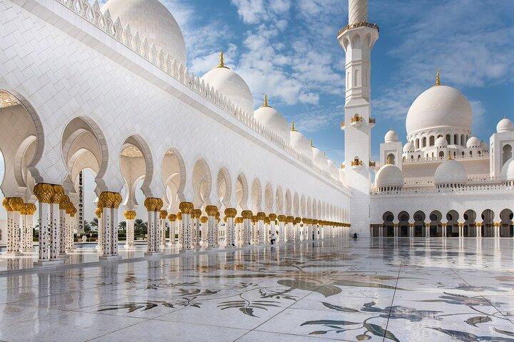 From Dubai: Full-Day Abu Dhabi Tour With Traditional Buffet Lunch
