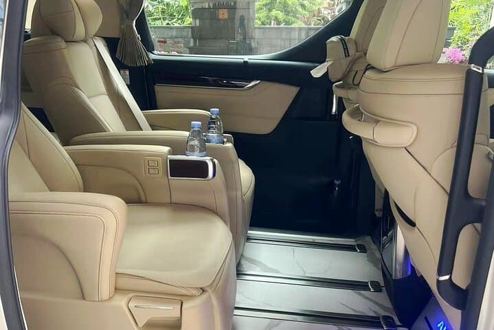 Private Arrival Transfer from Hongkong Airport to Shenzhen City