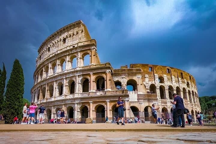 Escorted Colosseum Arena and Forum Tickets with E- Audioguide