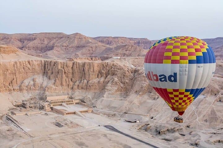 2-Night Nile Cruise to Aswan from Luxor with Hot Air Balloon ride