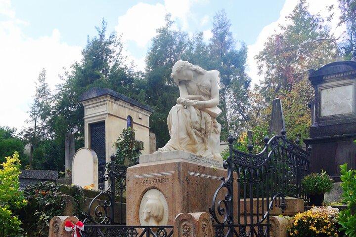 Visit to Père Lachaise Cemetery: a self-guided tour