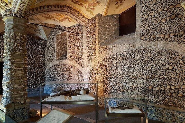 Private Full-Day Cultural Tour in Evora and Monsaraz