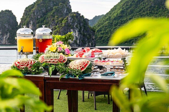 Halong Bay Luxury cruise Day trip: Buffet Lunch, Limousine bus