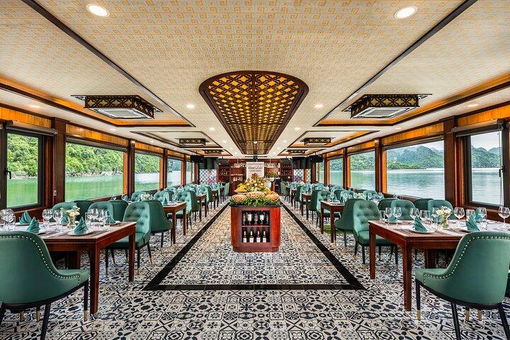 Halong Bay Luxury cruise Day trip: Buffet Lunch, Limousine bus