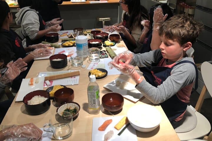 Experience Sushi Making Class in Tokyo