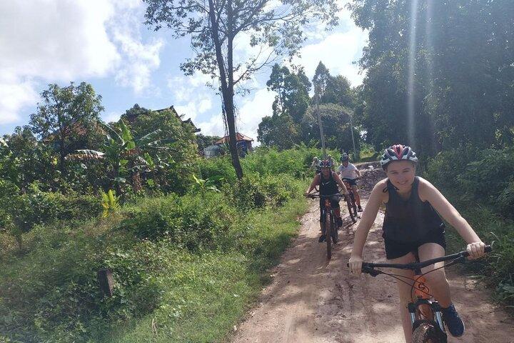 Silk Island Cycling Adventure & lunch with locals