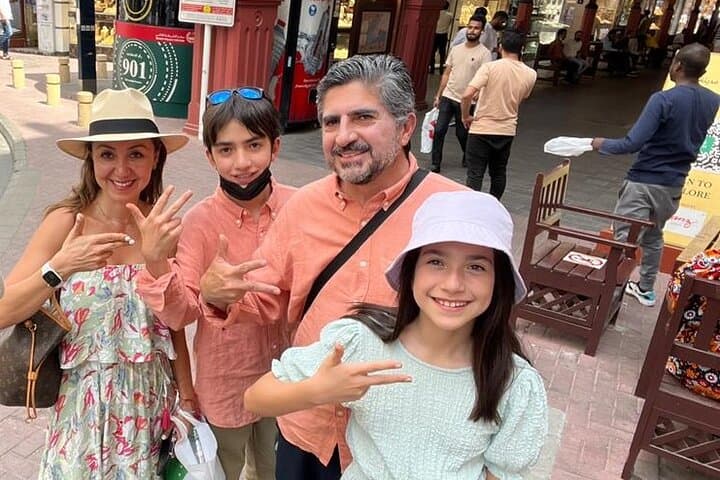 Private Old Dubai Street Food and Walking Tour With Transfers