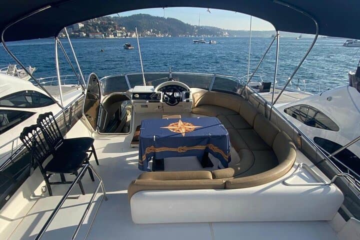 Private Cruise with 17m Yacht in Bosphorus Istanbul