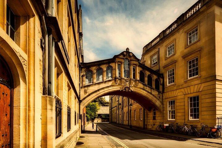 Oxford Self-Guided City Walking Tour & Scavenger Hunt
