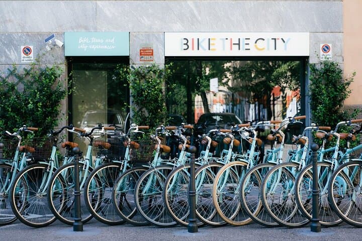 Highlights and hidden gems of Milan Bike Tour