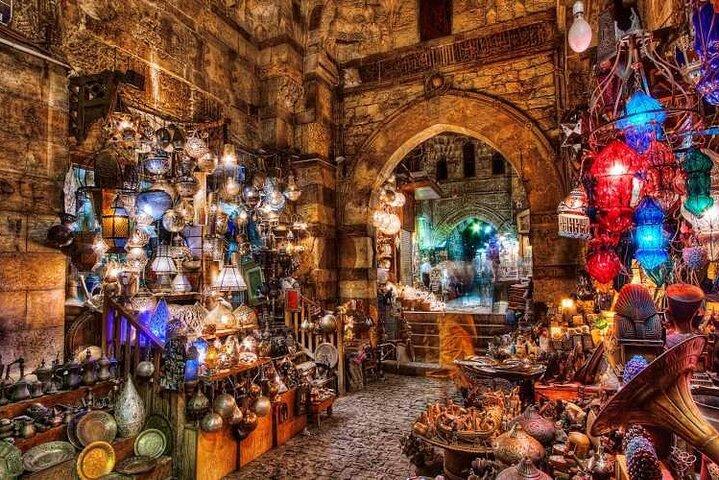 Day Tour To Pyramids,Sphinx & Museum, Bazaar From Cairo
