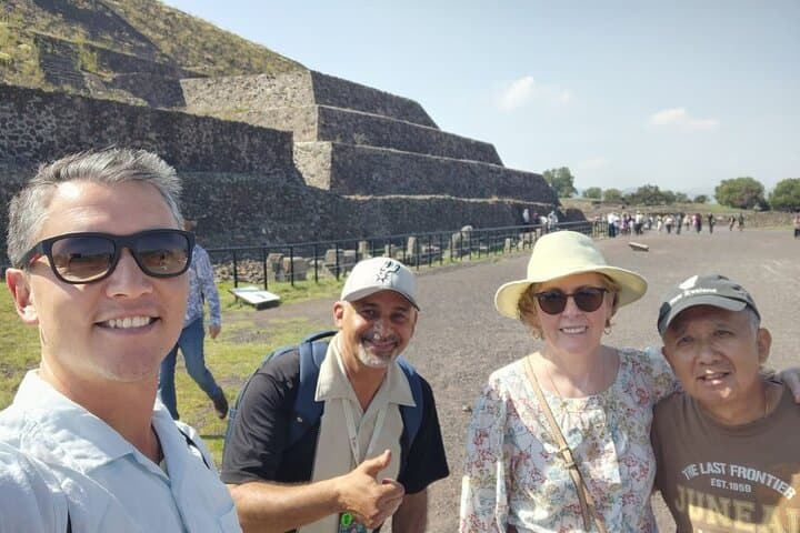 Private full tour to Teotihuacan and Basilica at your own pace