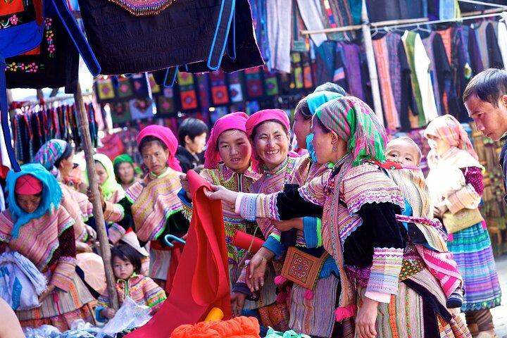Full-day Bac Ha Sunday Market Private Tour from Sapa