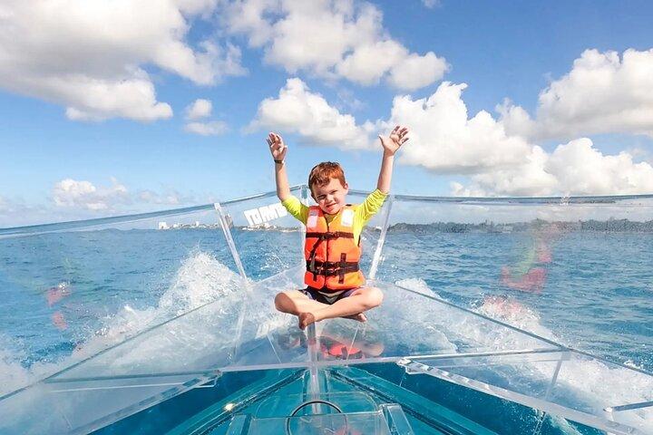 Private tour on transparent boat Cancun Nichupté lagoon
