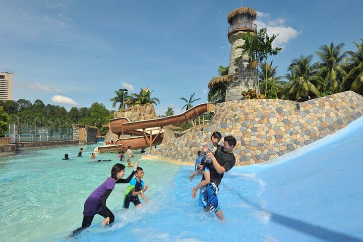Full Day Trip from Kuala Lumpur to Sunway Lagoon Park