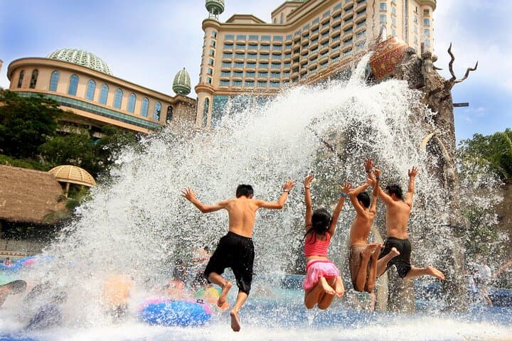 Full Day Trip from Kuala Lumpur to Sunway Lagoon Park