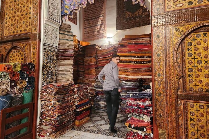 Traditional Souks Shopping Private Tour in Casablanca