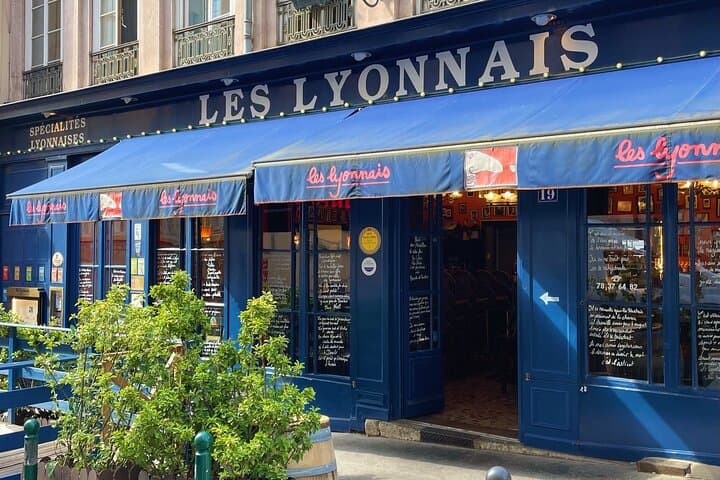 Embark on an aperitif journey through the old town