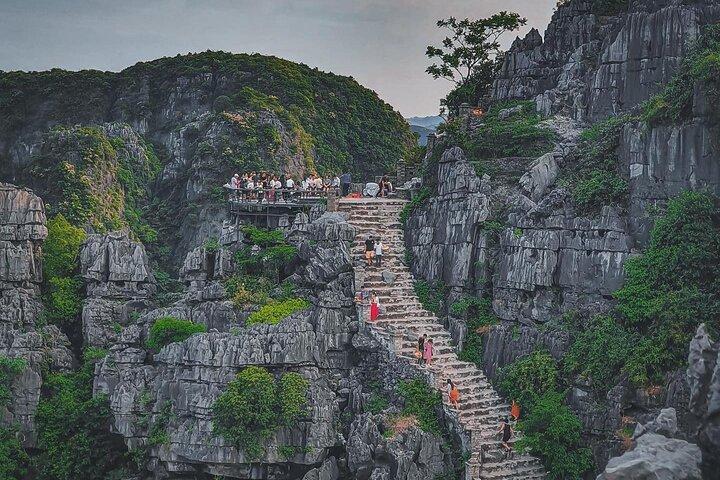 Day Trip from Hanoi to Ninh Binh Hoa Lu, Trang An, and Mua Cave