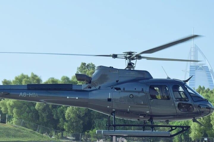 Dubai: Sightseeing from the Sky – Helicopter Tour 17 Minutes