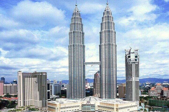 LUXURY VIP bus: Kuala Lumpur (KL) guided day tour from Singapore