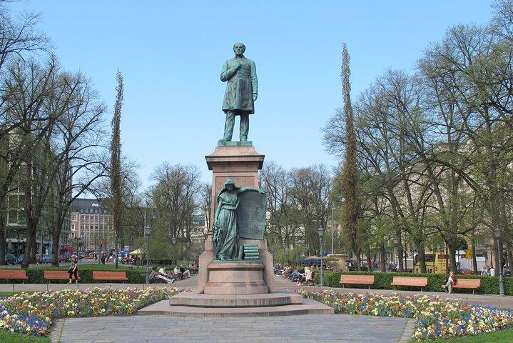 Helsinki and Porvoo Tour with Private Car & Personal Guide