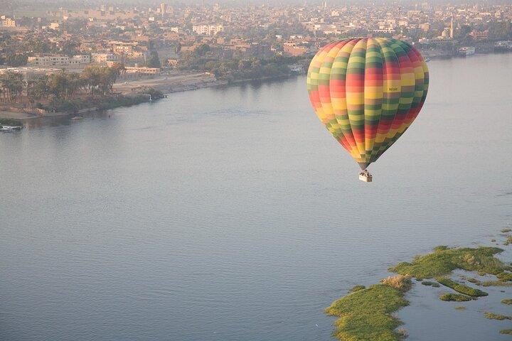 Sunrise Hot Air Balloon Flight in Luxor with Pickup