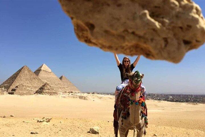 Day Tour To Pyramids,Sphinx & Museum, Bazaar From Cairo