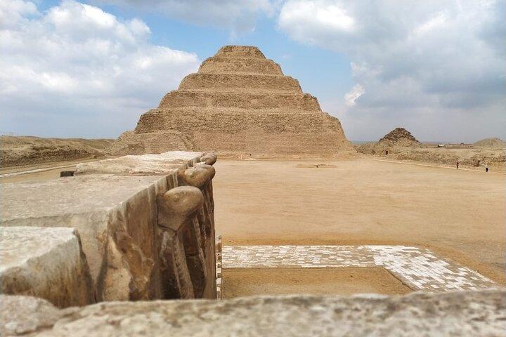 Tour to Giza Pyramids, Dahshur, Memphis, Saqqara with Lunch