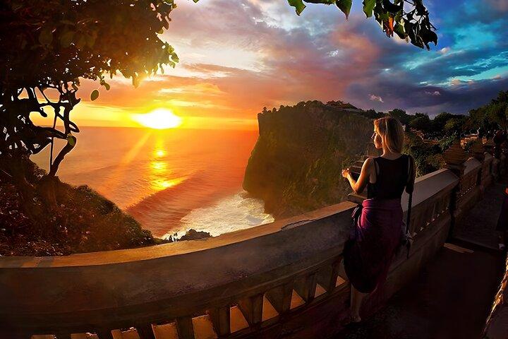 Amazing Half-Day Uluwatu Sunset Tour with Jimbaran Seafood Dinner