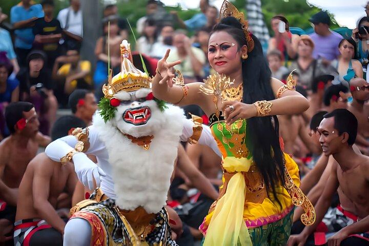 Uluwatu Sunset Tour: Kecak and Fire Dance with Jimbaran Dinner