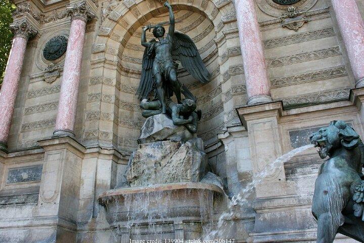 Paris by Night 2-hour Private Tour with Scenic Seine River Cruise