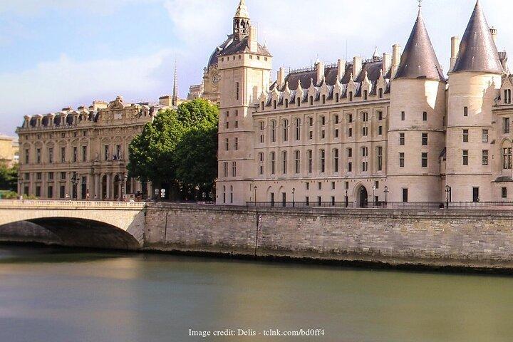 Paris by Night 2-hour Private Tour with Scenic Seine River Cruise
