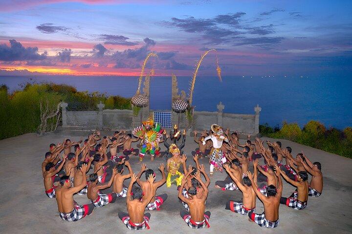 Uluwatu Sunset Tour: Kecak and Fire Dance with Jimbaran Dinner