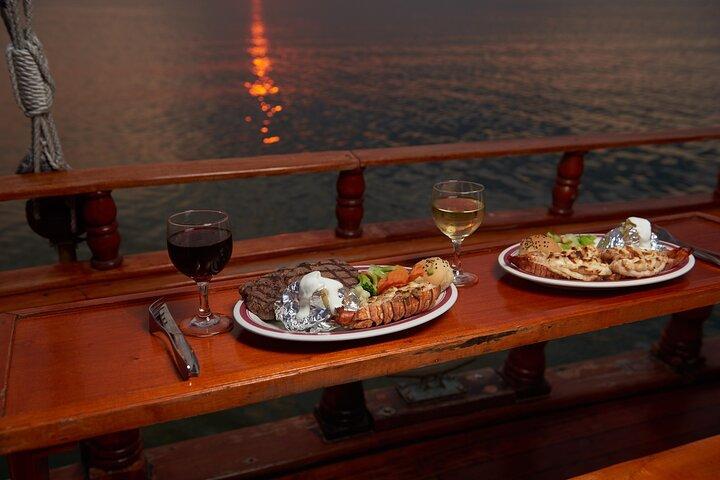 Romantic Dinner Touring the Nichupté Lagoon in Galeón