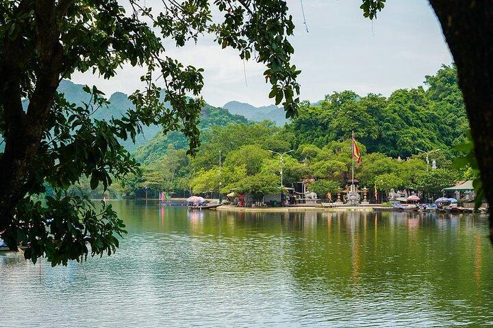 Day-tour to the Perfume Pagoda