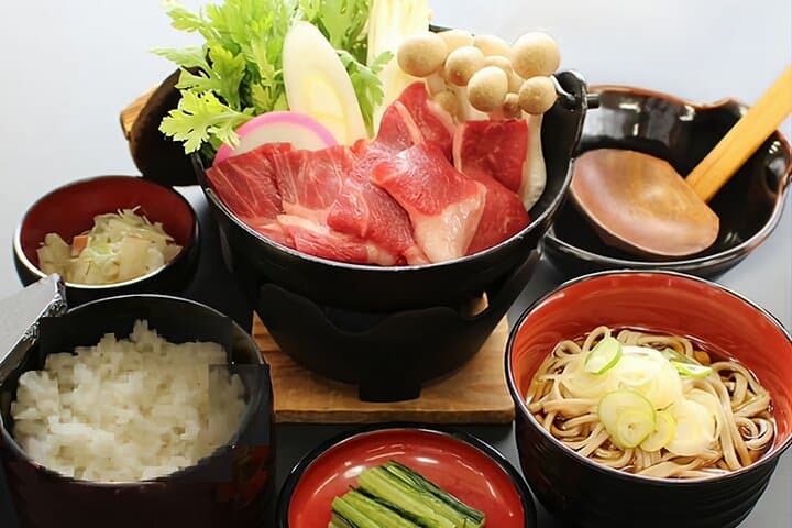 Nagano Snow Monkey 1 Day Tour with Beef Sukiyaki Lunch from Tokyo