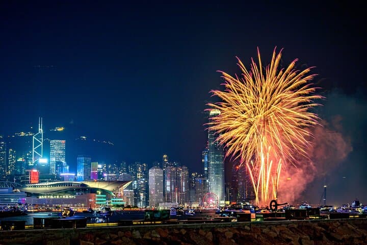 Hong Kong NYE 2027 Yacht Cruise – Fireworks & Open Bar