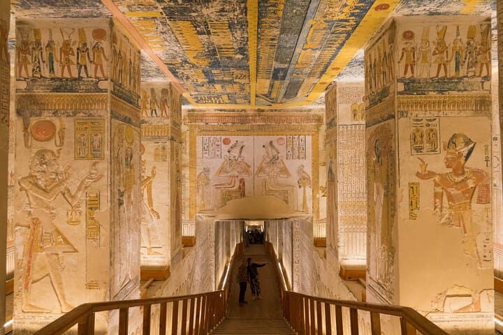 Private 2-Day Luxor Sightseeing Tour of West and East Banks