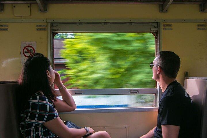 Bangkok Small-Group Damnoen Floating Market Tour & Railway Market