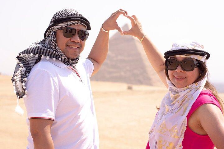 Guided Tour To Pyramids of Giza Included Ticket And Guide