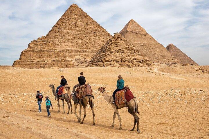 Guided Tour To Pyramids of Giza Included Ticket And Guide