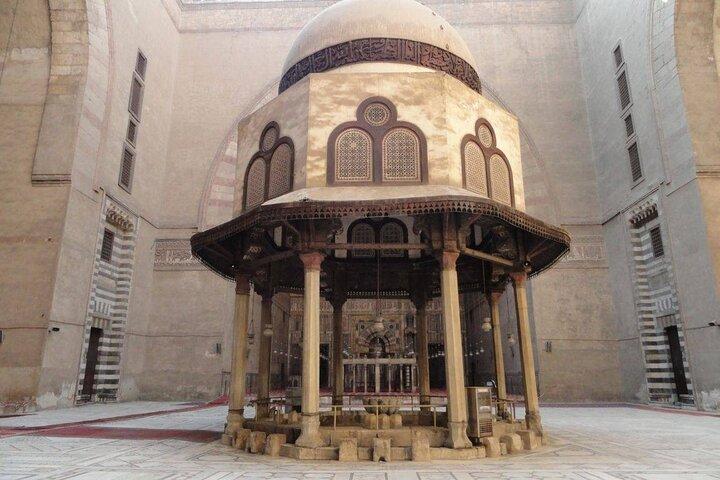 Tour to Pyramids of Giza, Islamic Cairo and Khan El Khalili