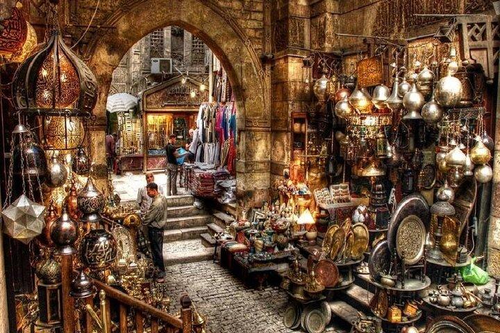Tour to Pyramids of Giza, Islamic Cairo and Khan El Khalili